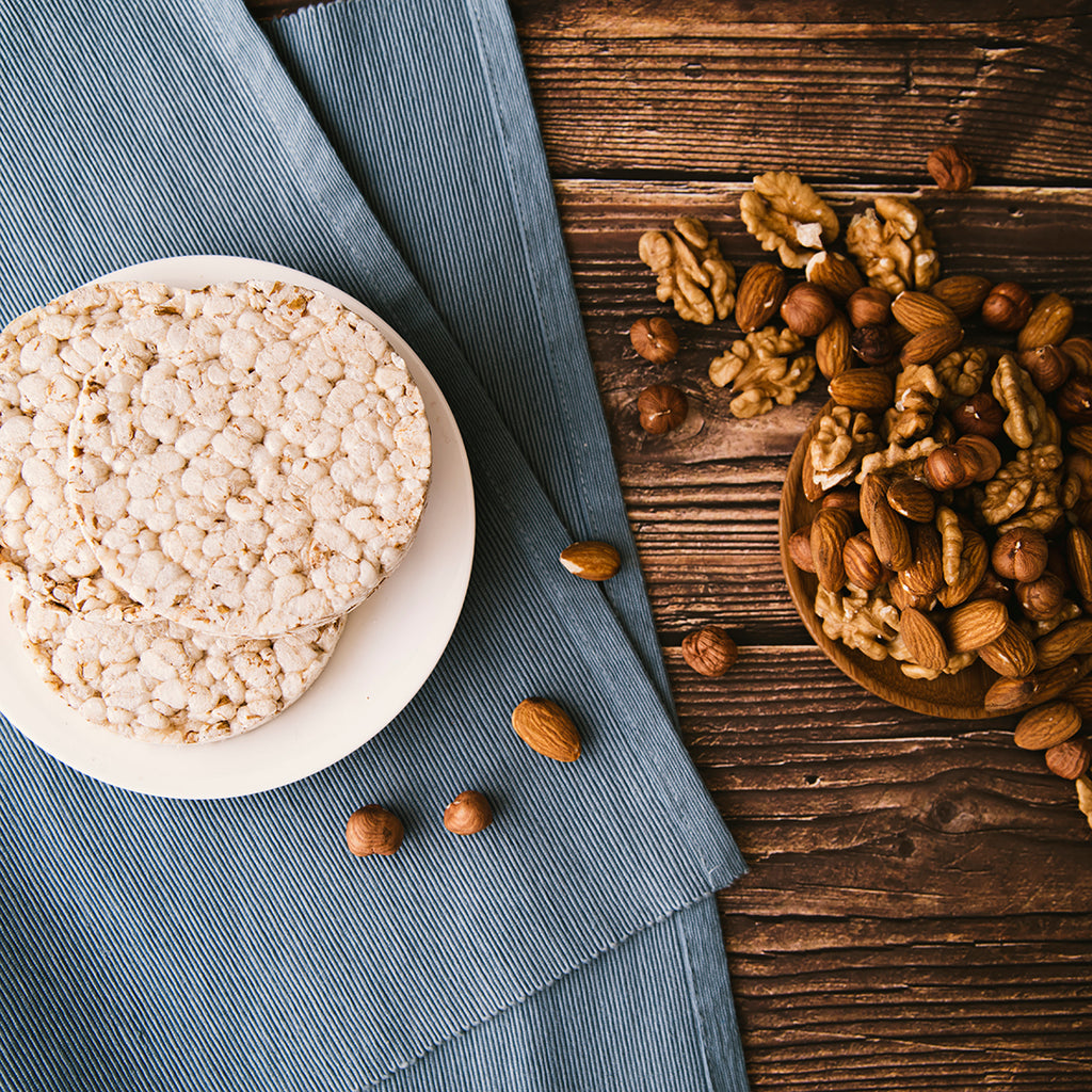 Tostadas de arroz inflado con spread de almendra